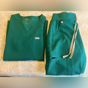 FIGS Hunter Green Scrub Set S